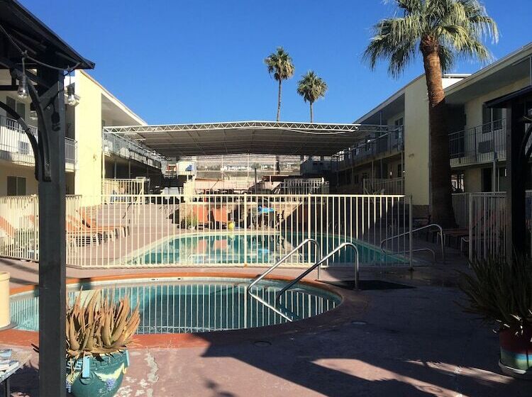 ホテル Sandpiper Springs Spa & Retreat