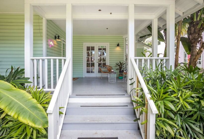 فندق Miami River Inn By Renzzi