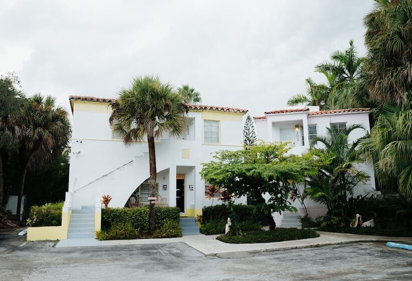 فندق Miami River Inn By Renzzi