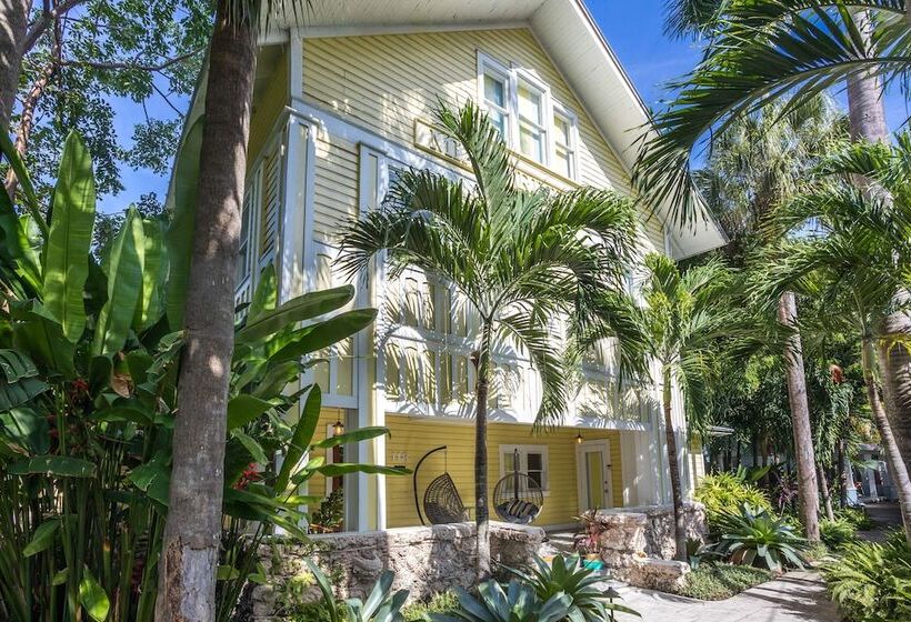 فندق Miami River Inn By Renzzi