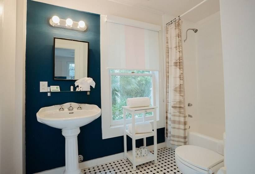 فندق Miami River Inn By Renzzi