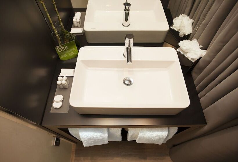 هتل Star Inn Lisbon Airport