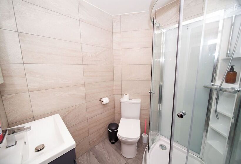 בית מלון כפרי The Arch