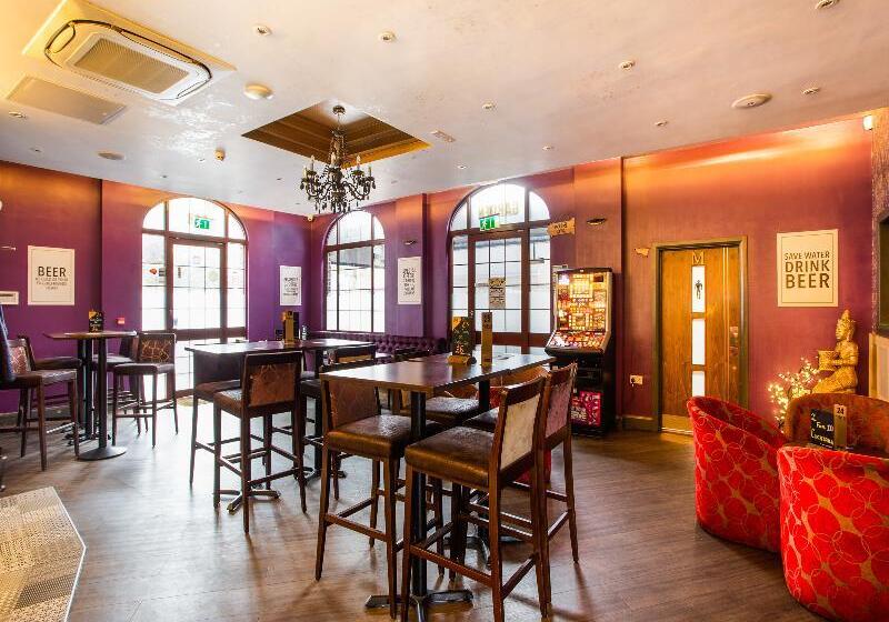 בית מלון כפרי The Arch