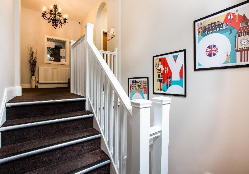 בית מלון כפרי The Arch