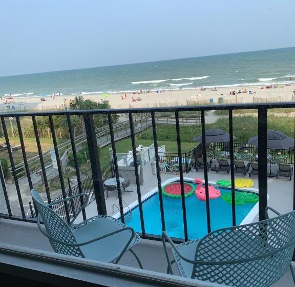 호텔 The Beverley Beach House