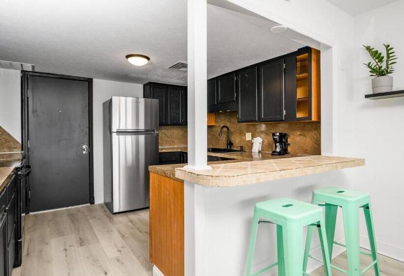 호텔 The Beverley Beach House