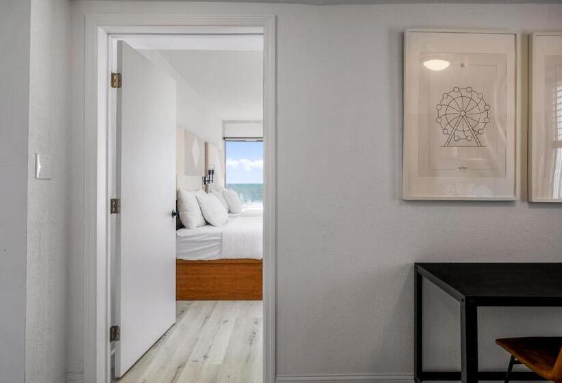 호텔 The Beverley Beach House