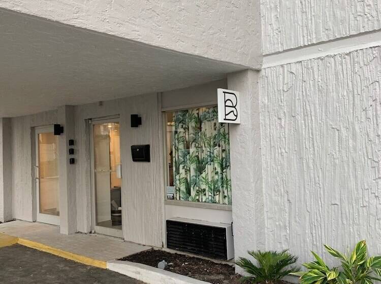 호텔 The Beverley Beach House