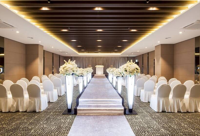 هتل The Born Jeju