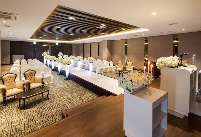 هتل The Born Jeju