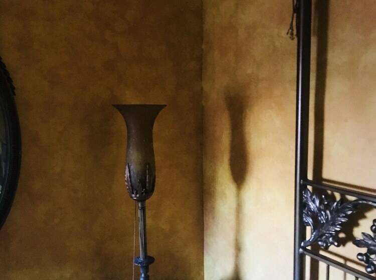 Отель Trade Winds Bed And Breakfast