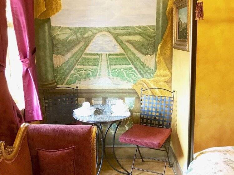 Отель Trade Winds Bed And Breakfast