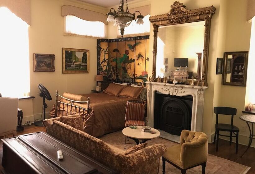 Отель Trade Winds Bed And Breakfast