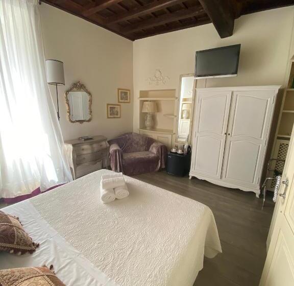 פנסיון Piazzetta De' Monti Suites