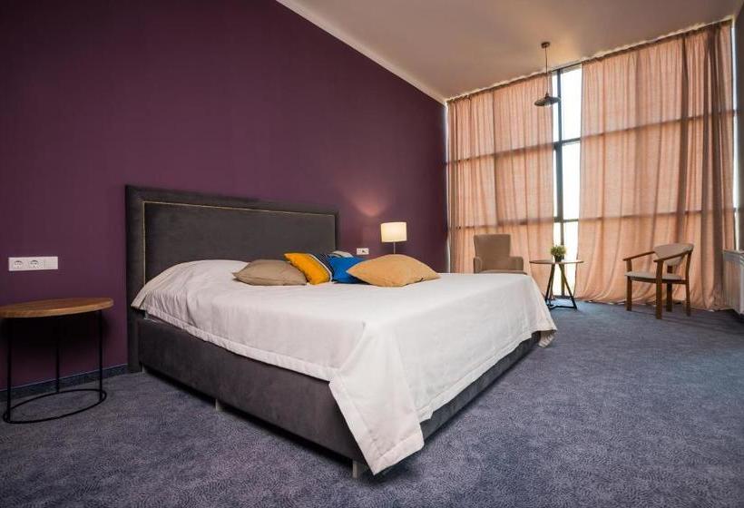 استراحتگاه Beton Brut All Inclusive & Spa Hotel In Miracleon