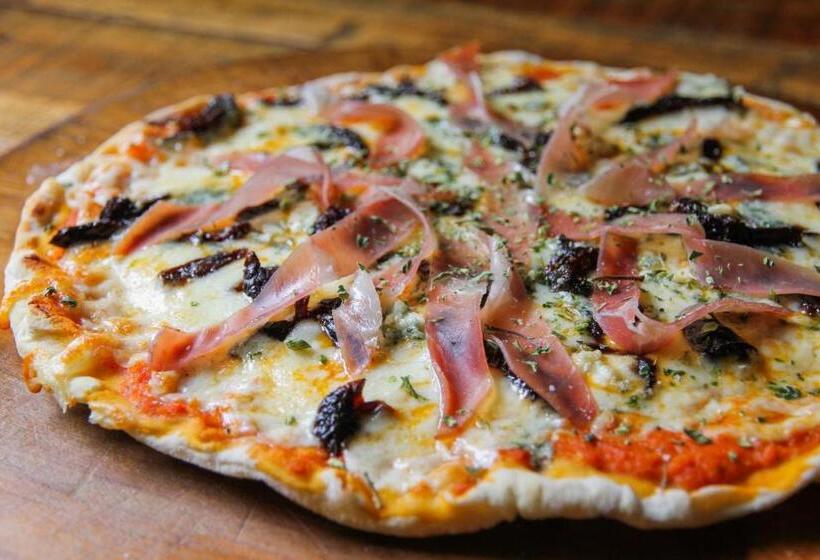 Supertramp Hostel Cusco