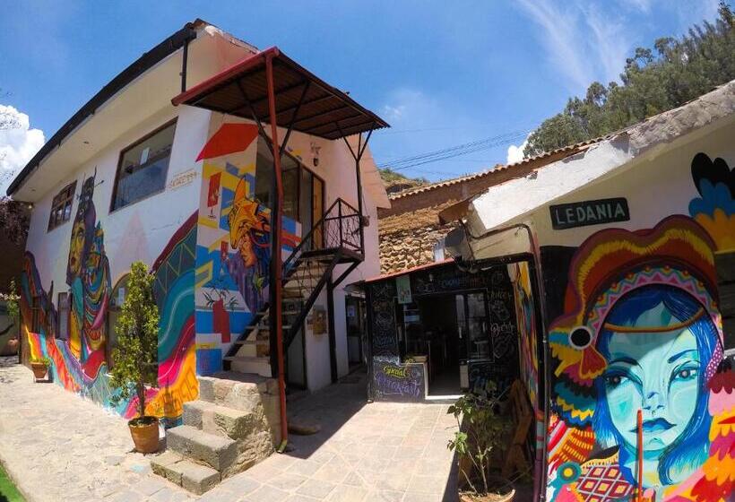 Supertramp Hostel Cusco