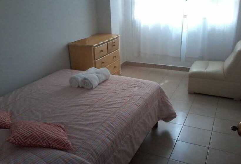 Wachaque Surf Hostel