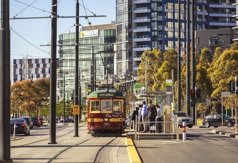 Waterfront Melbourne Apartments