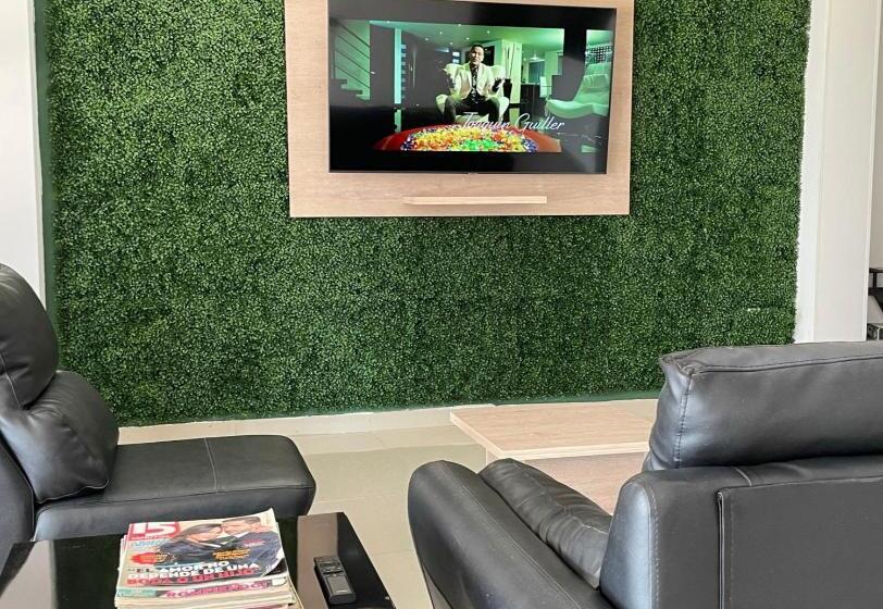 فندق صغير Aeromar Central