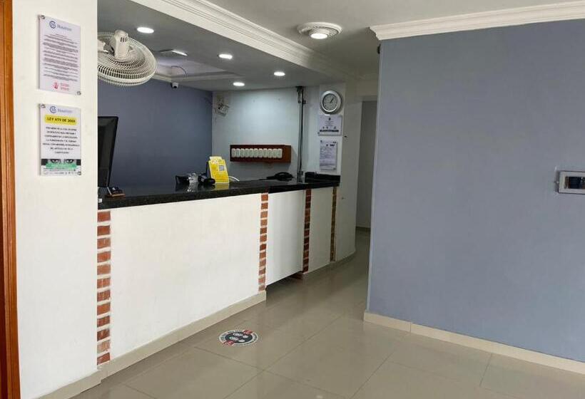 فندق صغير Aeromar Central