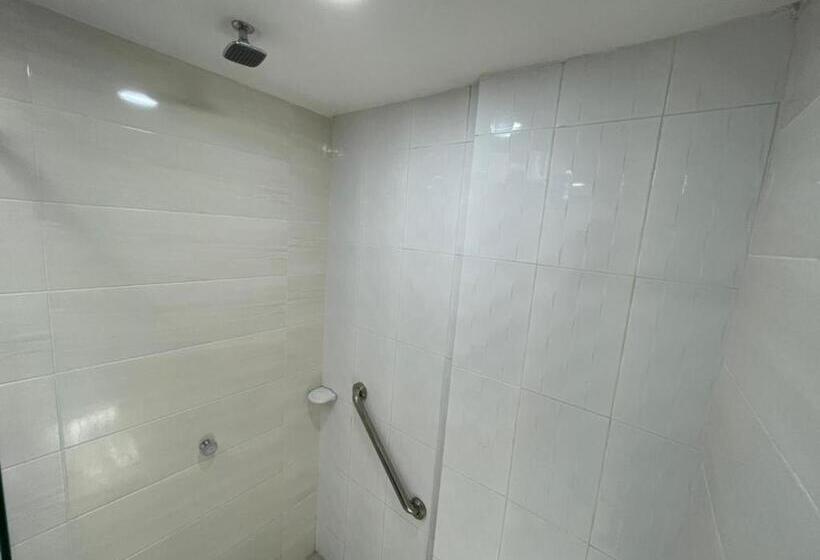 فندق صغير Aeromar Central