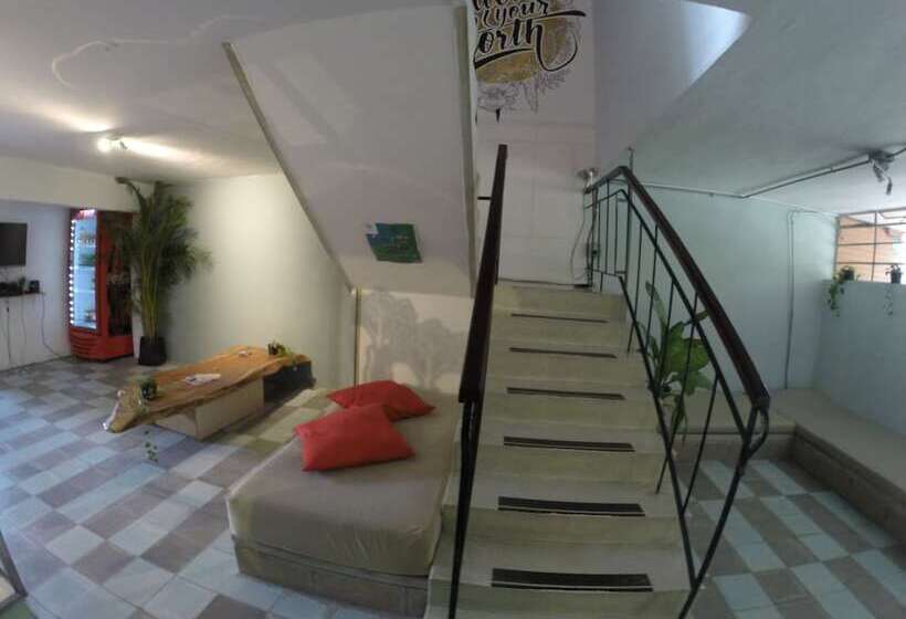 Casa Estacion Hostel