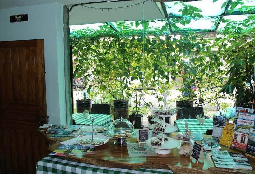 Casa Estacion Hostel