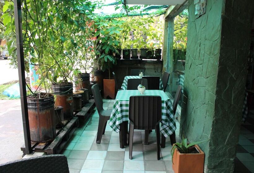 Casa Estacion Hostel