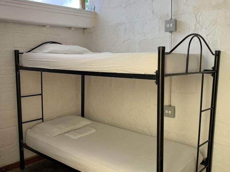 Casa Estacion Hostel