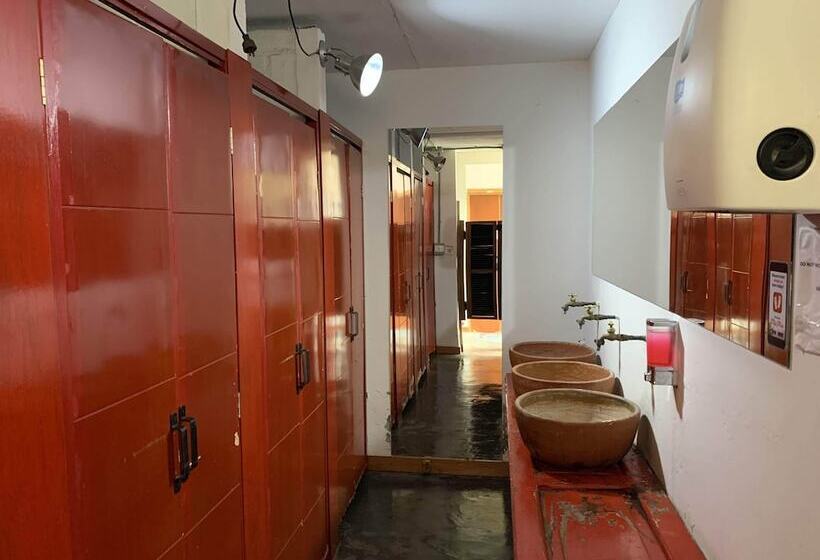 Casa Estacion Hostel