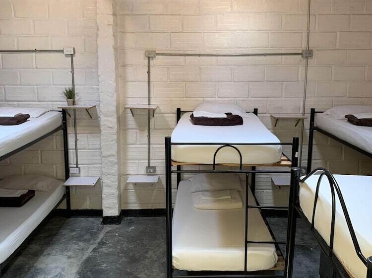 Casa Estacion Hostel