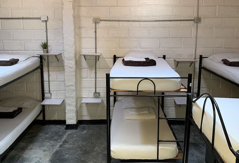 Casa Estacion Hostel