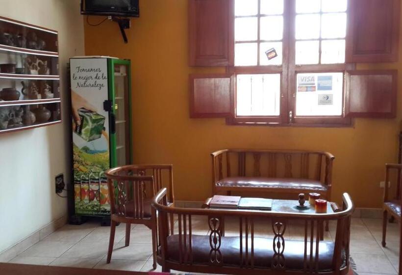 ユースホステル Hostal La Casona