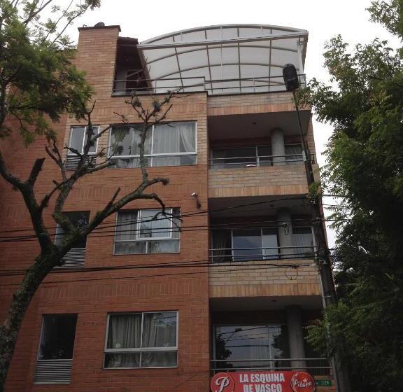 هاستل International House Co Living