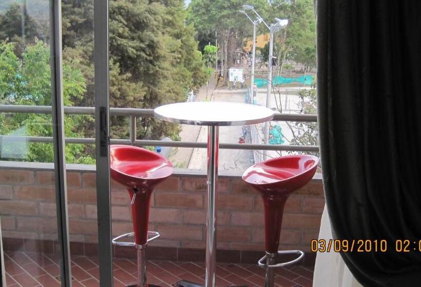 هاستل International House Co Living