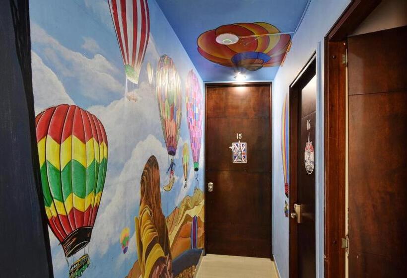 هاستل International House Co Living