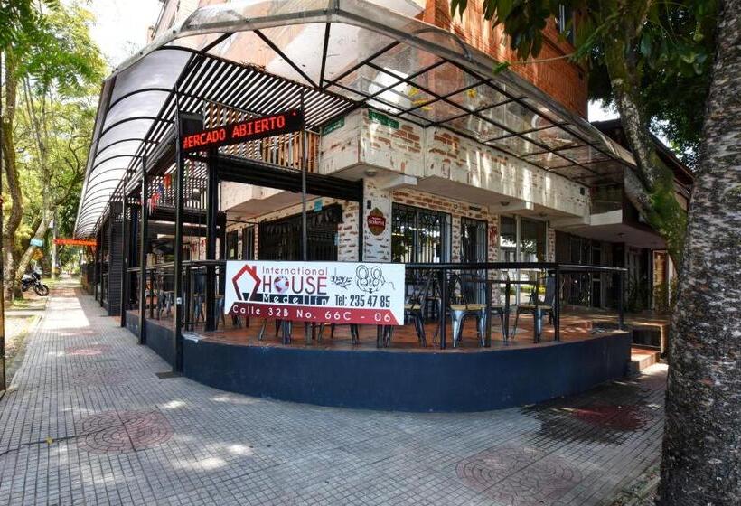 هاستل International House Co Living