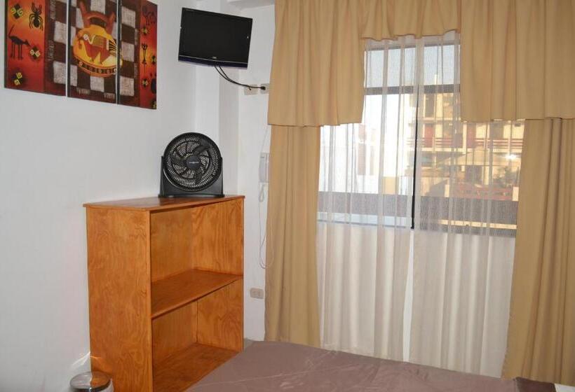 הוסטל Residencial Los Frayles