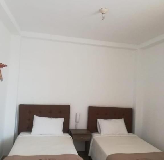 הוסטל Residencial Los Frayles