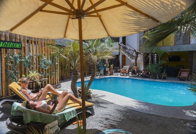 Banana S Adventure Hostel