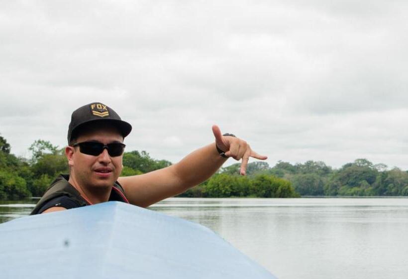 تختخواب و صبحانه Hostel Casa De Las Palmas Tours