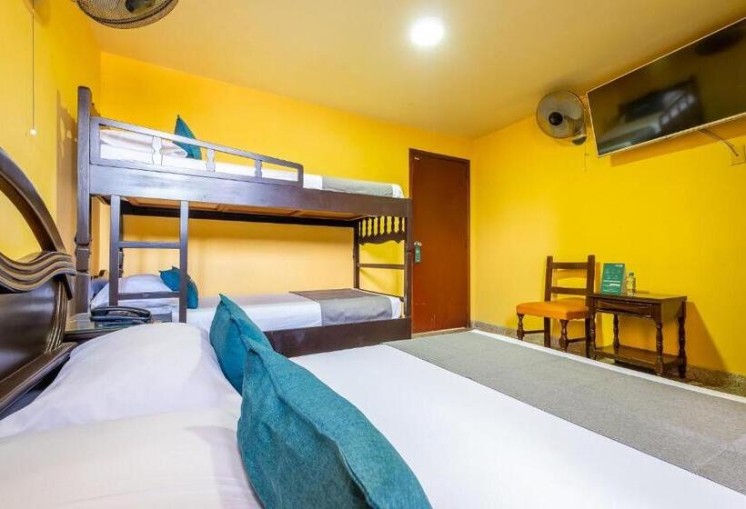 בית מלון כפרי Almirante