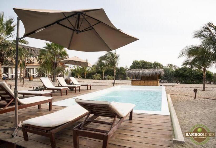 Отель Bamboo Lodge