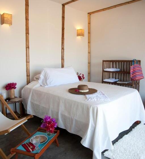Отель Bamboo Lodge