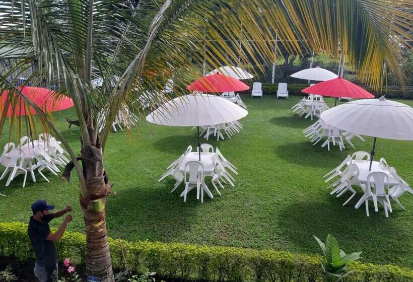 בית מלון כפרי Barcelona Chinauta