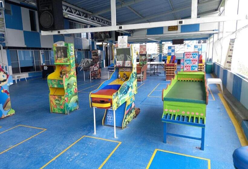 בית מלון כפרי Barcelona Chinauta