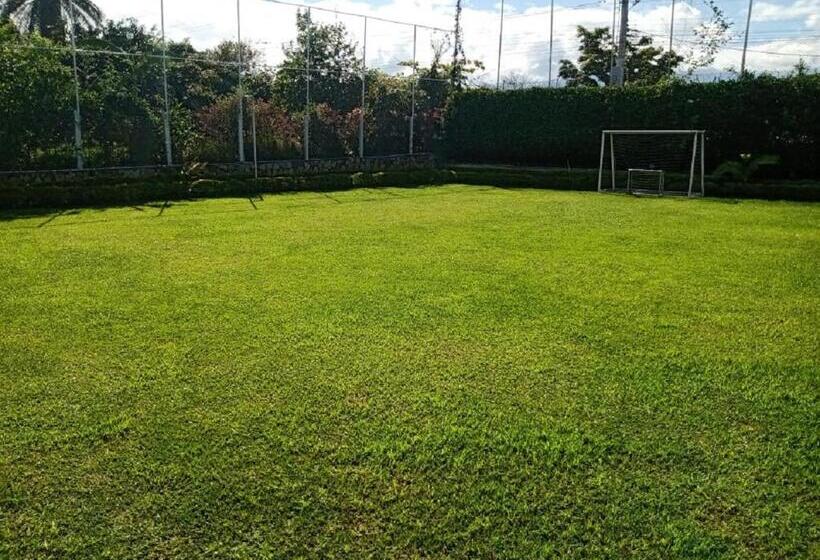 בית מלון כפרי Barcelona Chinauta