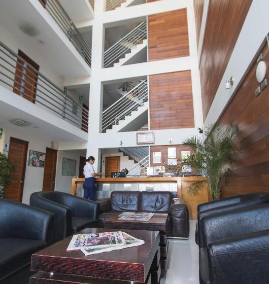 Отель Boulevard Plaza